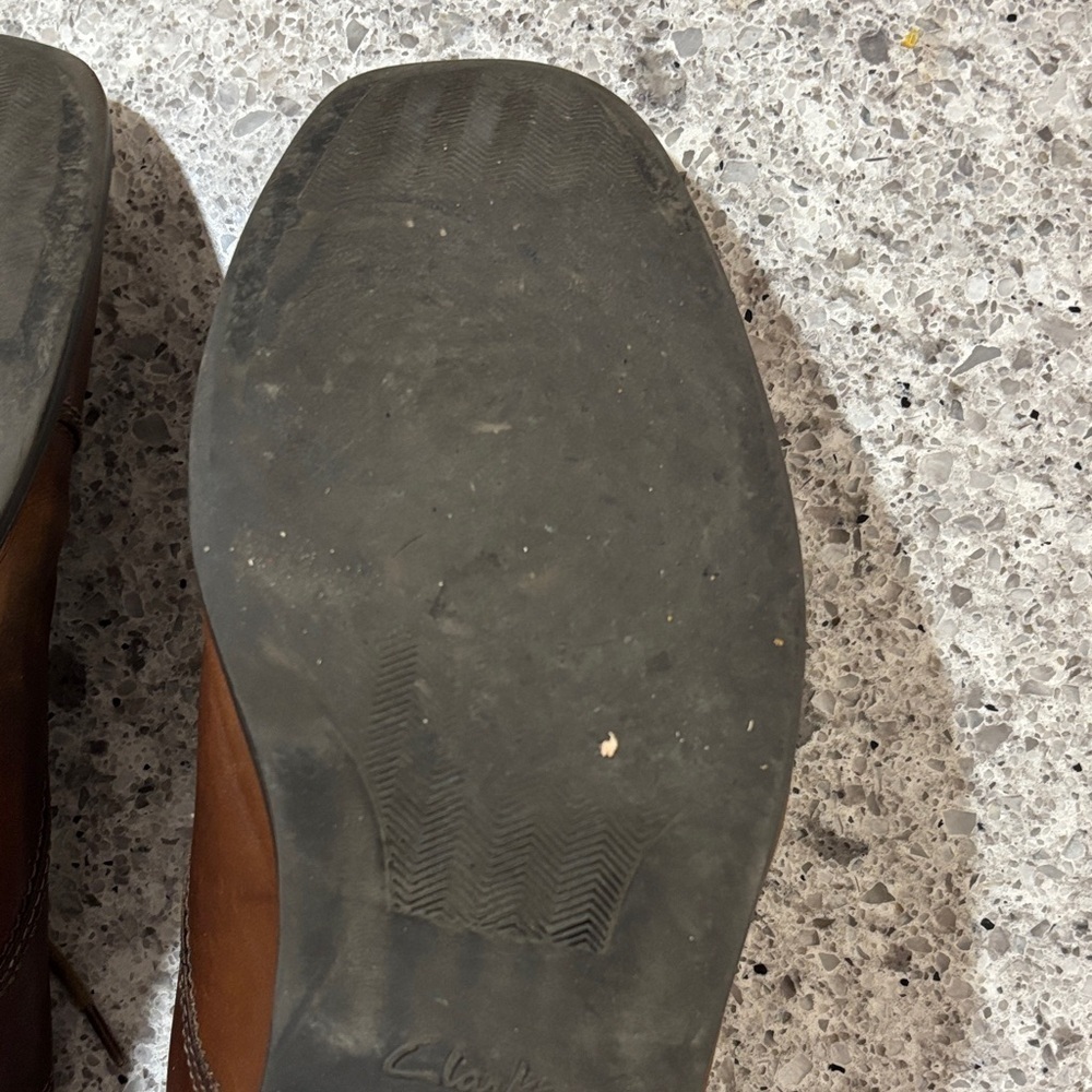Clarks Men's Brown Leather Oxfords - Picture 8 of 12
